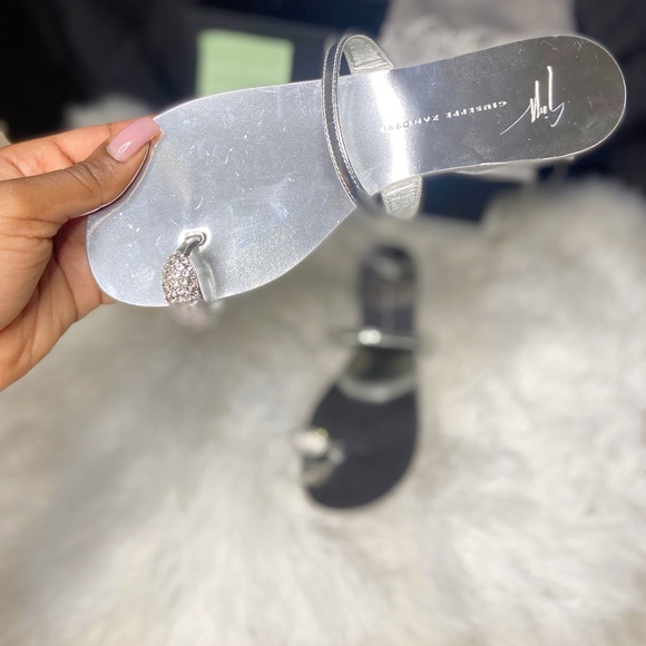 Giuseppe Zanotti Embellished Toe Ring Sandal - Picture 3 of 4